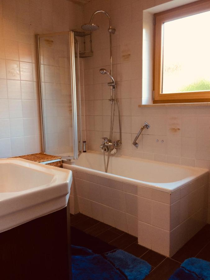 Charmantes Garten-Apartment: Erholung Im Chiemgau อุนเทอร์เวิสเซ็น ภายนอก รูปภาพ