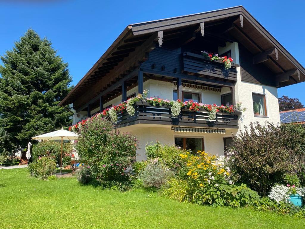 Charmantes Garten-Apartment: Erholung Im Chiemgau อุนเทอร์เวิสเซ็น ภายนอก รูปภาพ